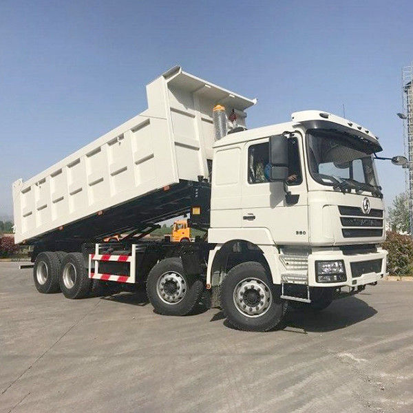 Shacman 8X4 Abwasserbehälter für Schwermaschinen LHD-Frachtbehälter Größe 6800*2350*1600mm